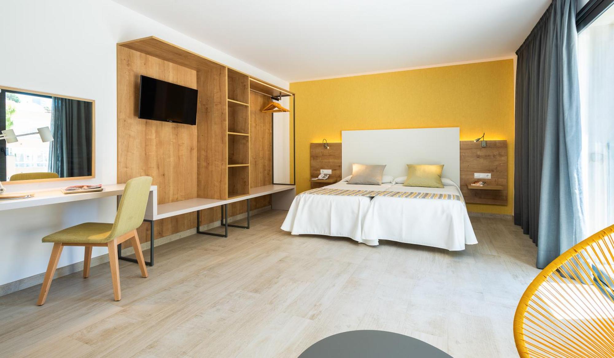 Hotel Casablanca Santa Ponsa Oda fotoğraf